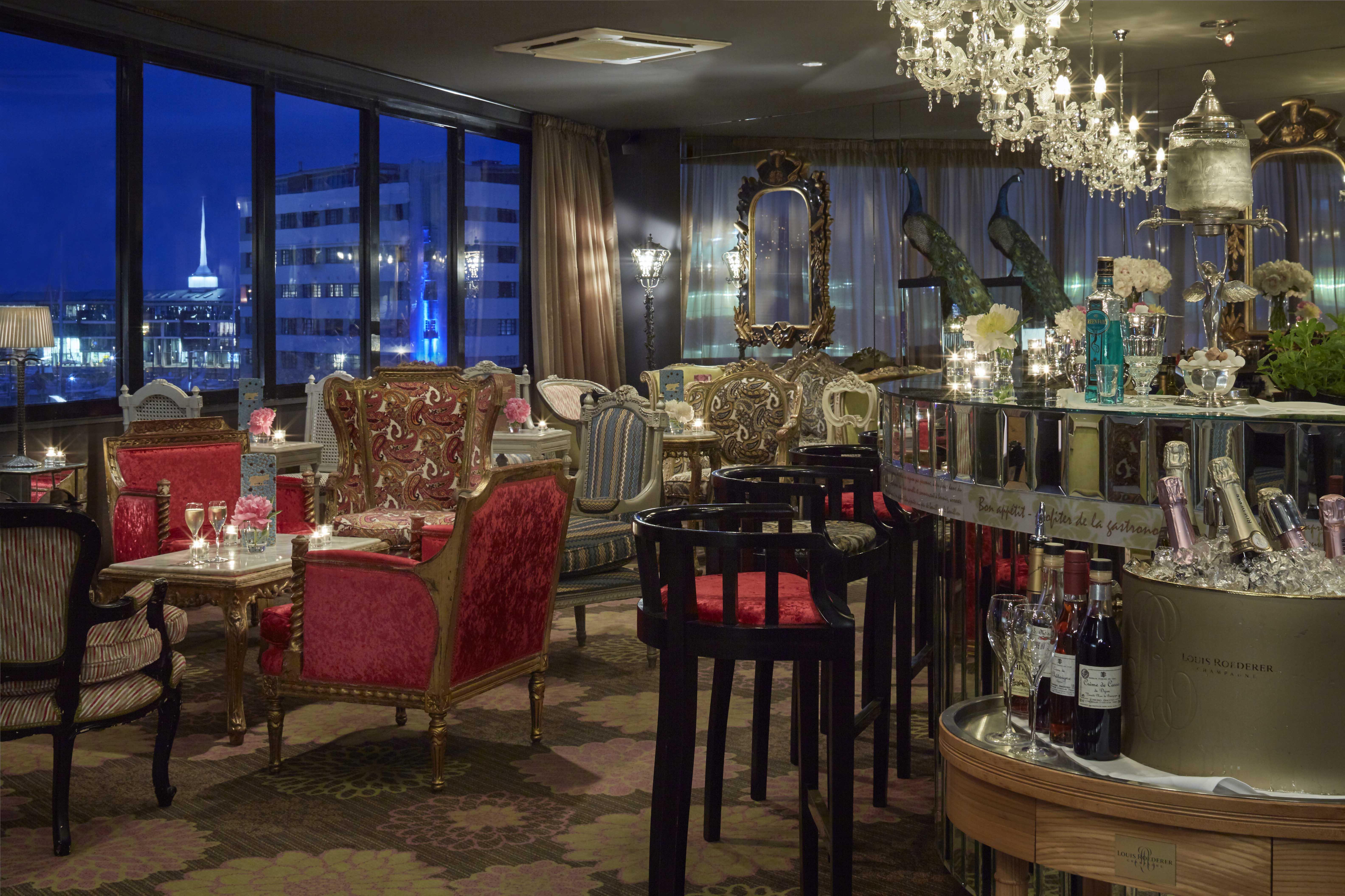 Museum Apartment Hotel, Independent Collection By Evt Wellington Esterno foto The bar at the 101 bar