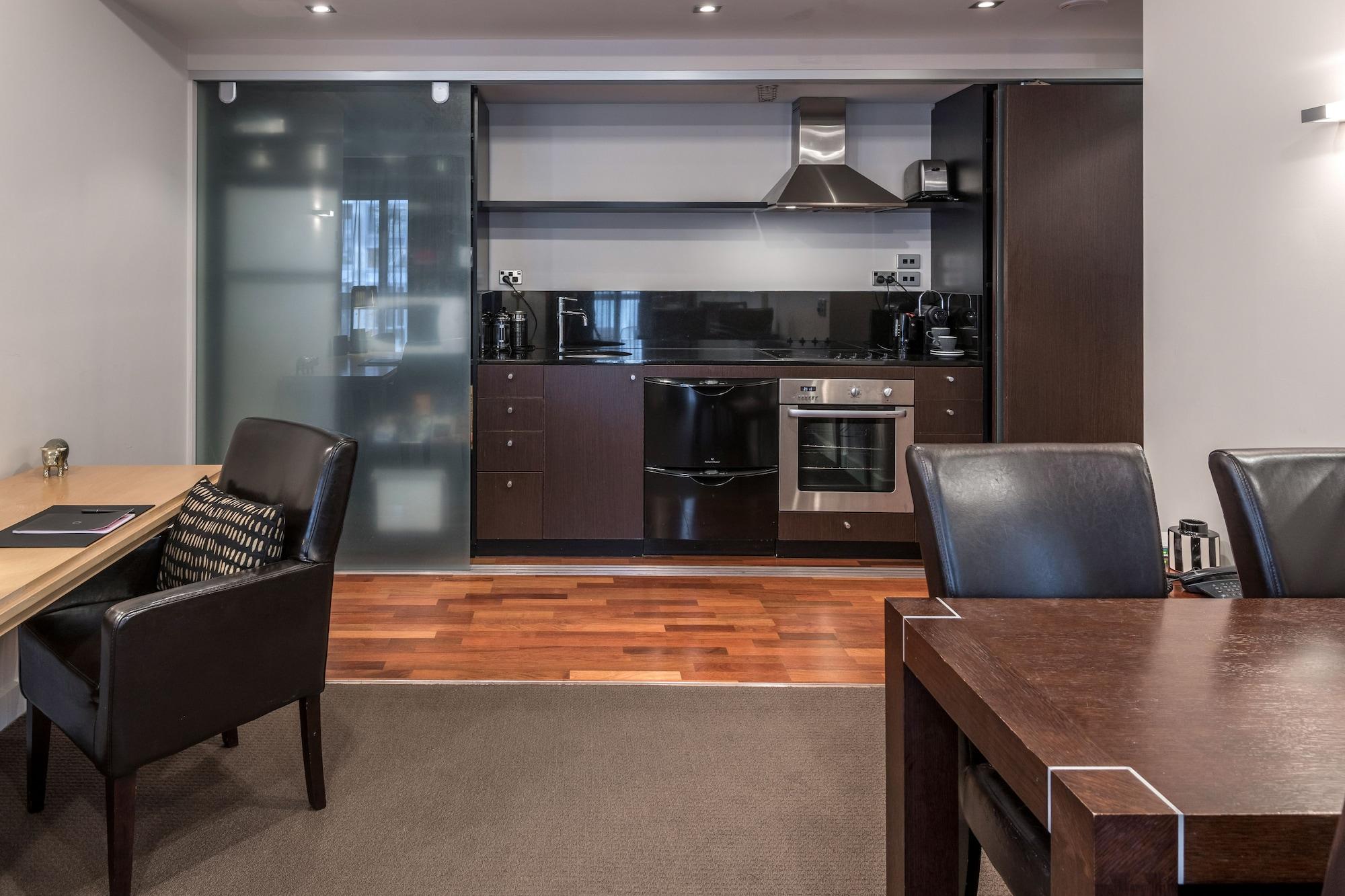 Museum Apartment Hotel, Independent Collection By Evt Wellington Esterno foto A kitchen in a serviced apartment