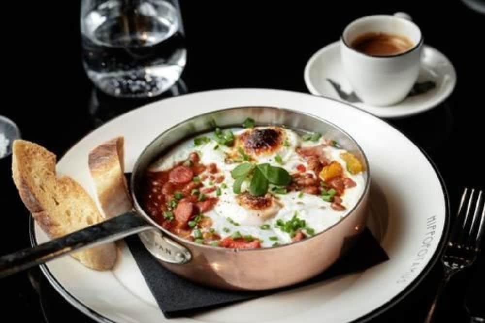 Museum Apartment Hotel, Independent Collection By Evt Wellington Esterno foto A breakfast at the restaurant