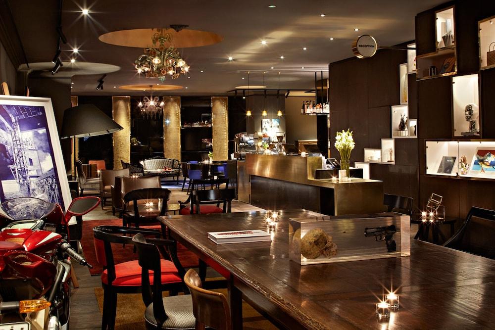 Museum Apartment Hotel, Independent Collection By Evt Wellington Esterno foto The interior of the bar